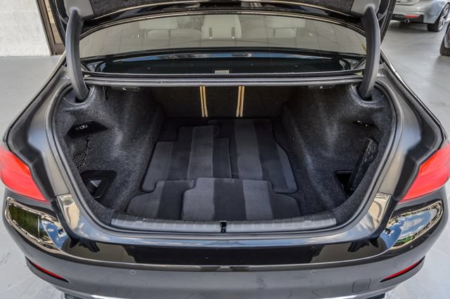 Used 2017 BMW 540i RWD image 11