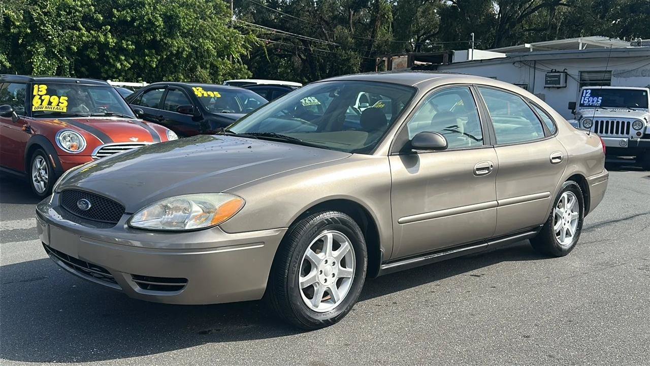 Used 2006 Ford Taurus SEL FWD image 2