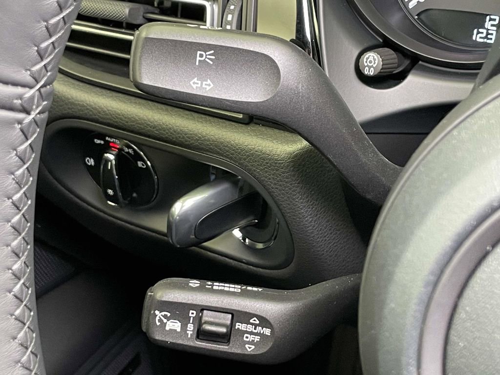 New 2026 Porsche Macan Turbo image 42