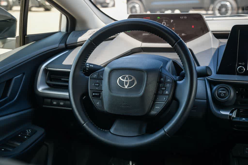 Used 2024 Toyota Prius LE FWD image 12