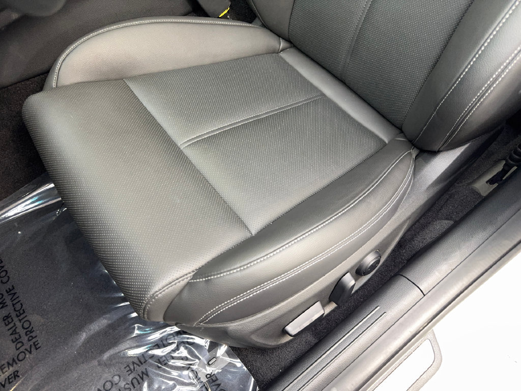 Used 2026 Genesis G70 2.5T RWD image 26