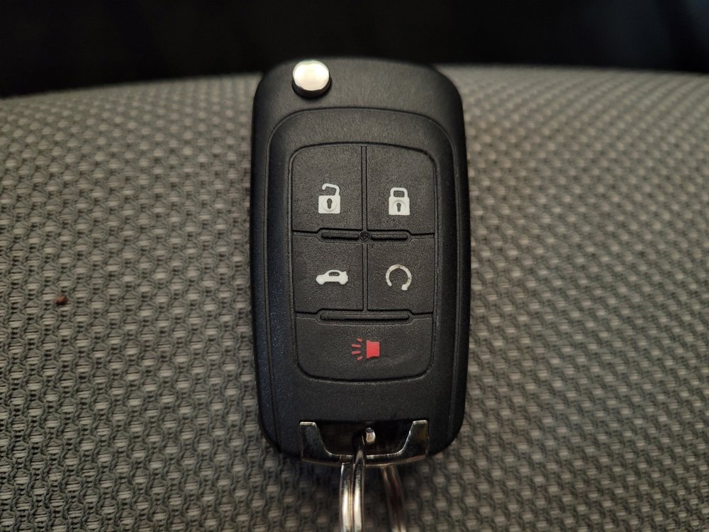 Used 2015 Chevrolet Cruze LT image 32