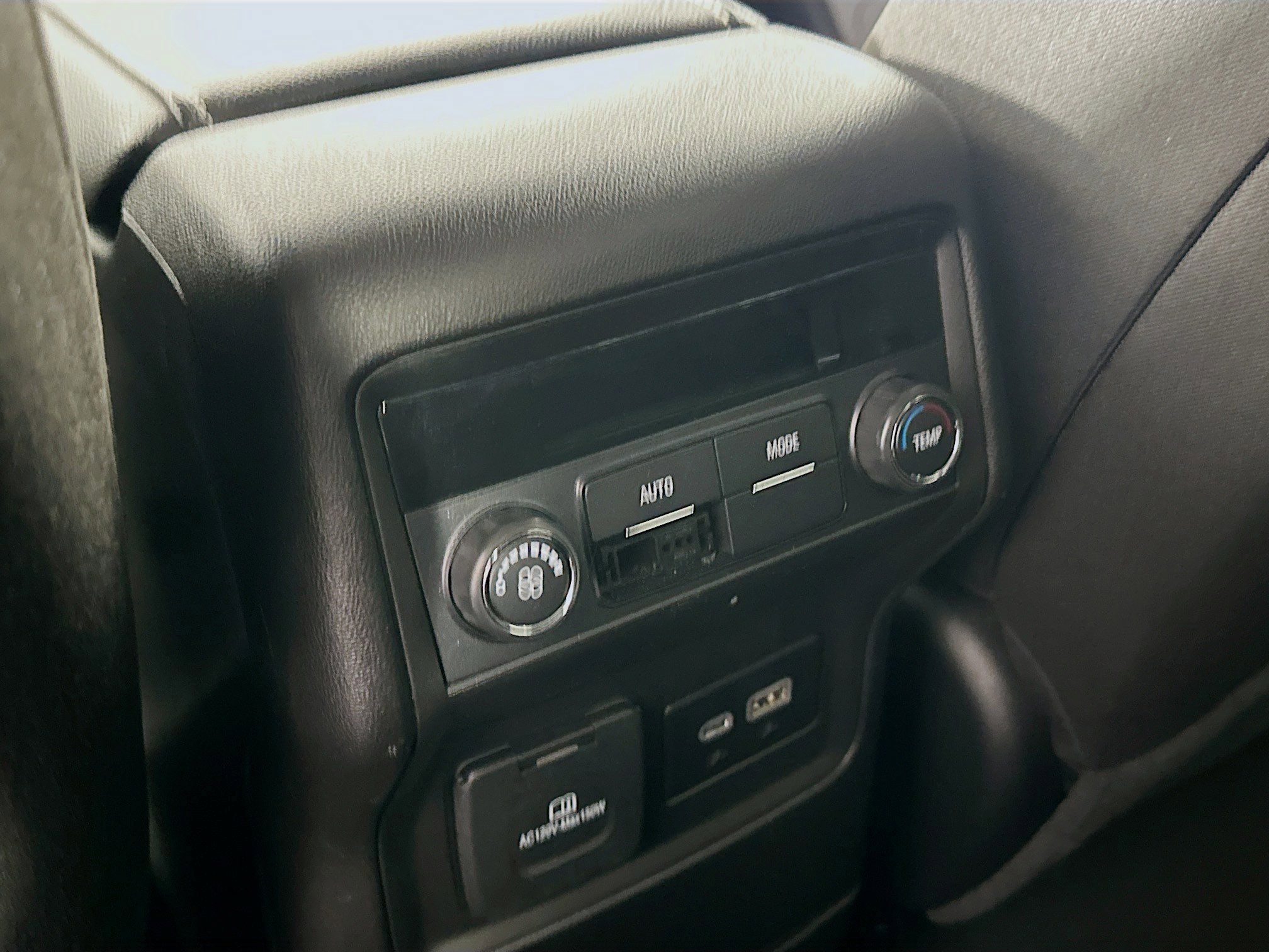 Used 2023 GMC Acadia SLE w/ Driver Convenience Package image 28