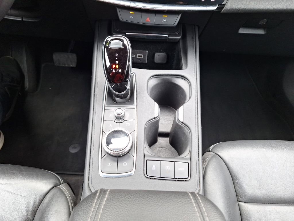 Used 2024 Cadillac XT4 Premium Luxury image 12