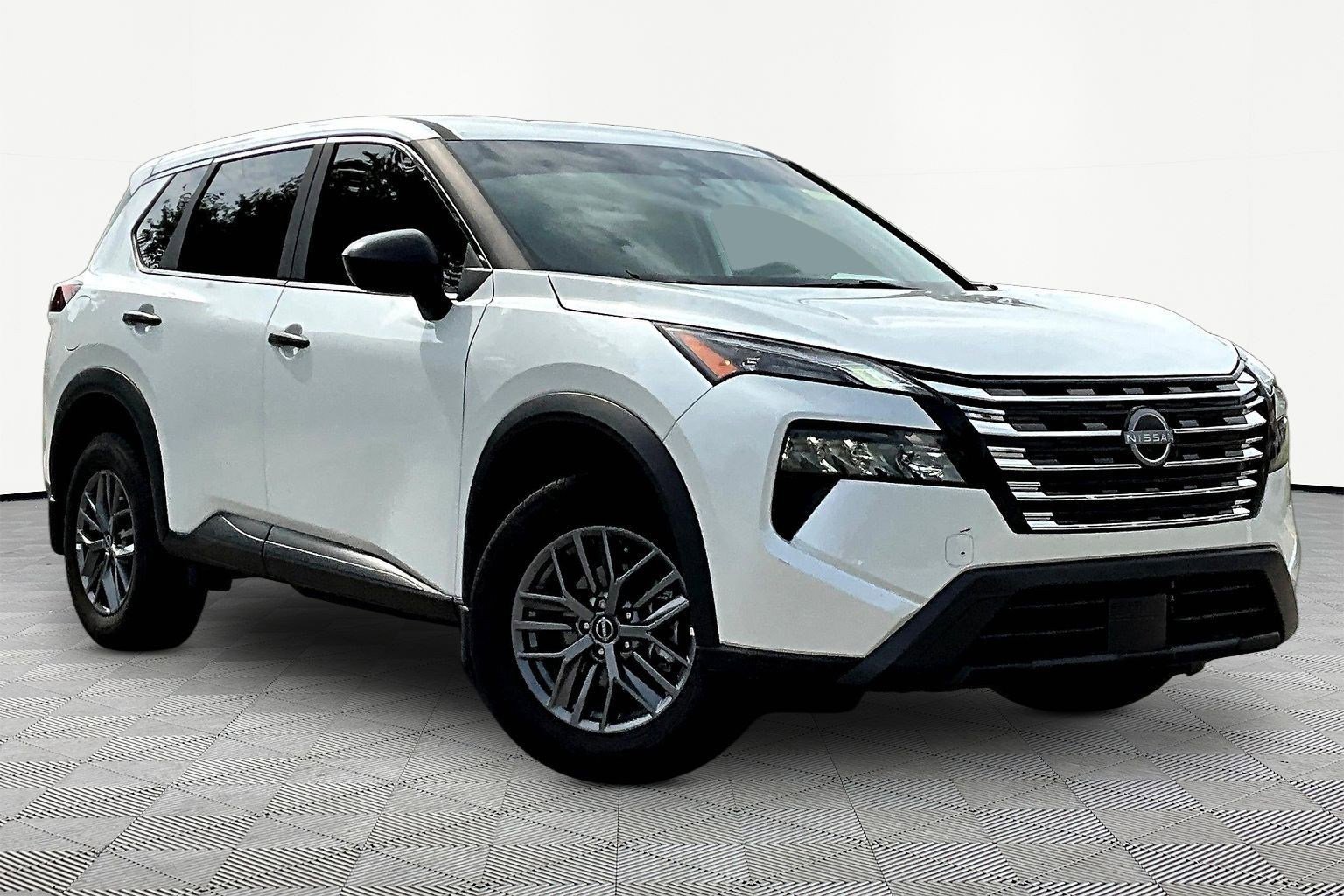 Certified 2024 Nissan Rogue S AWD/4WD image 3