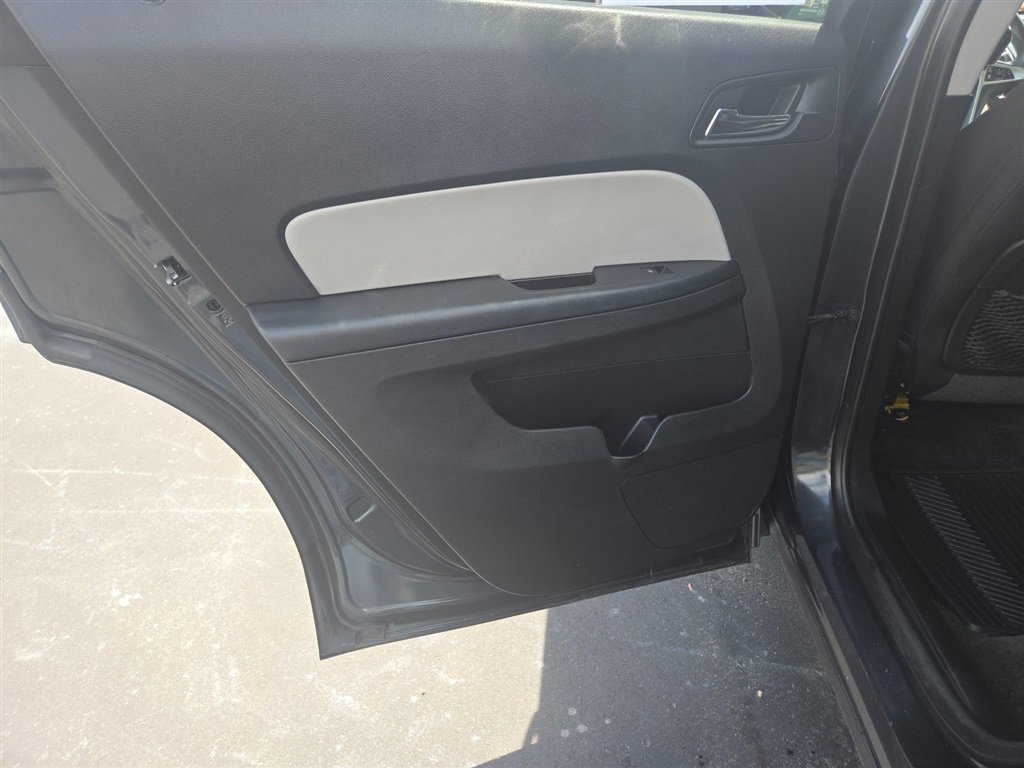 Used 2017 Chevrolet Equinox LT w/ Convenience Package image 10
