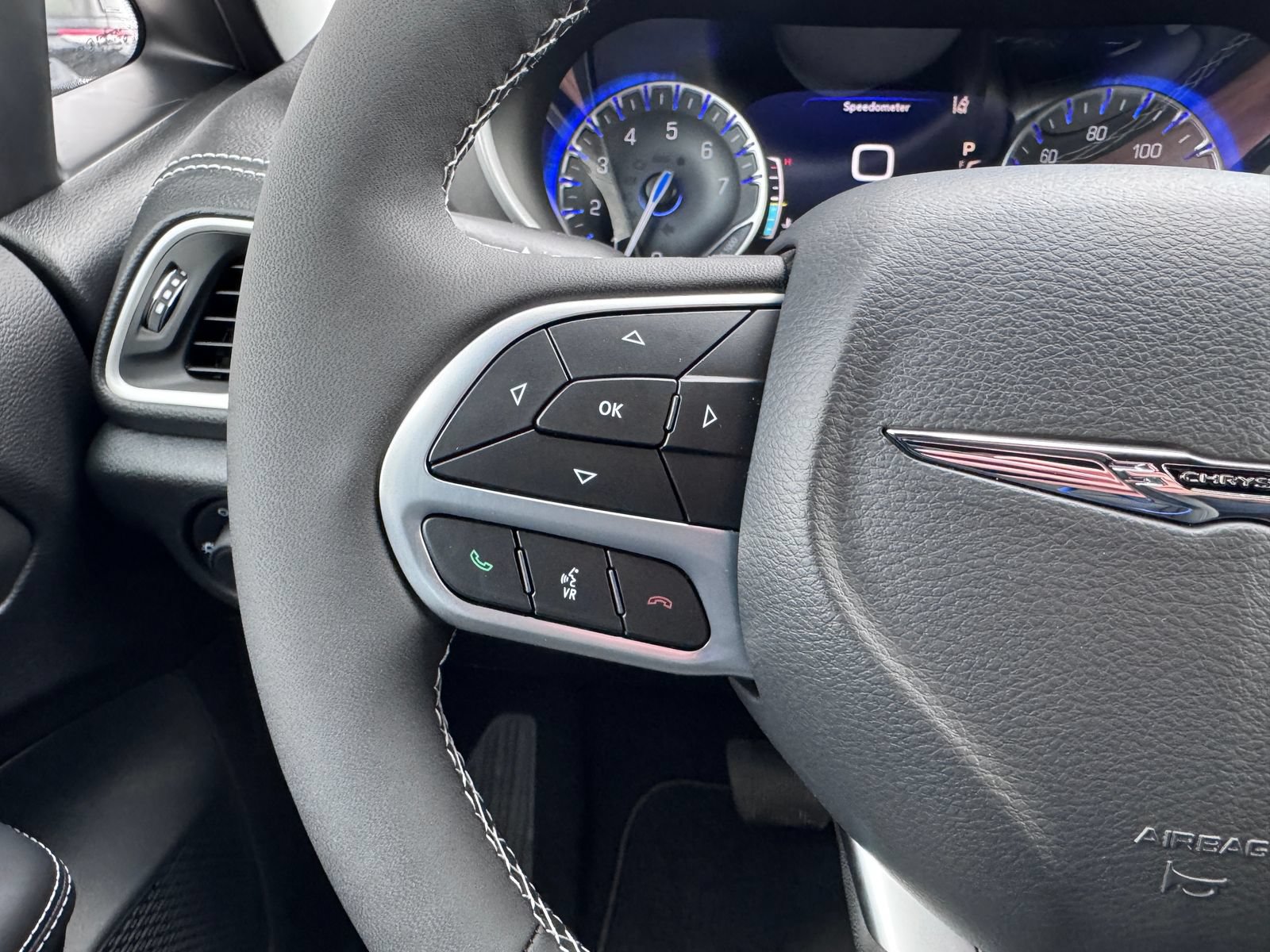 New 2025 Chrysler Pacifica Select FWD image 16