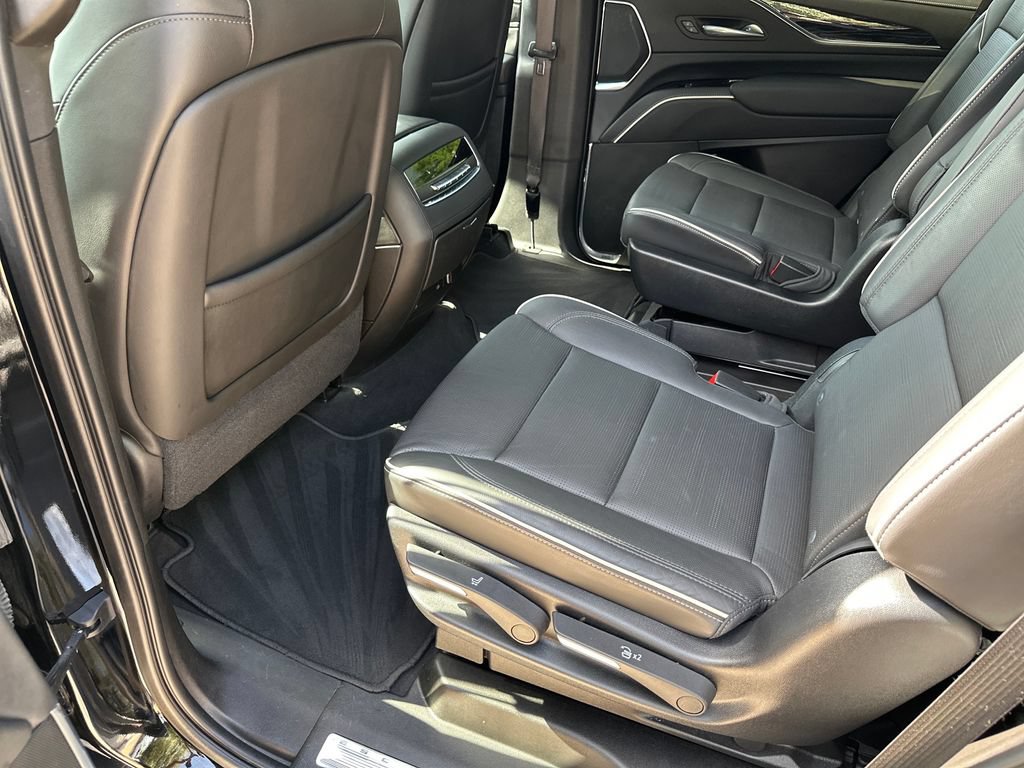 Used 2021 Cadillac Escalade Sport RWD image 34