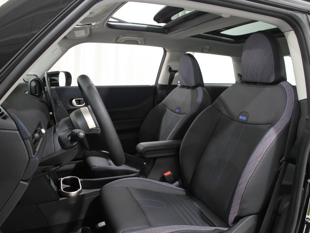 Certified 2025 MINI Cooper S image 5