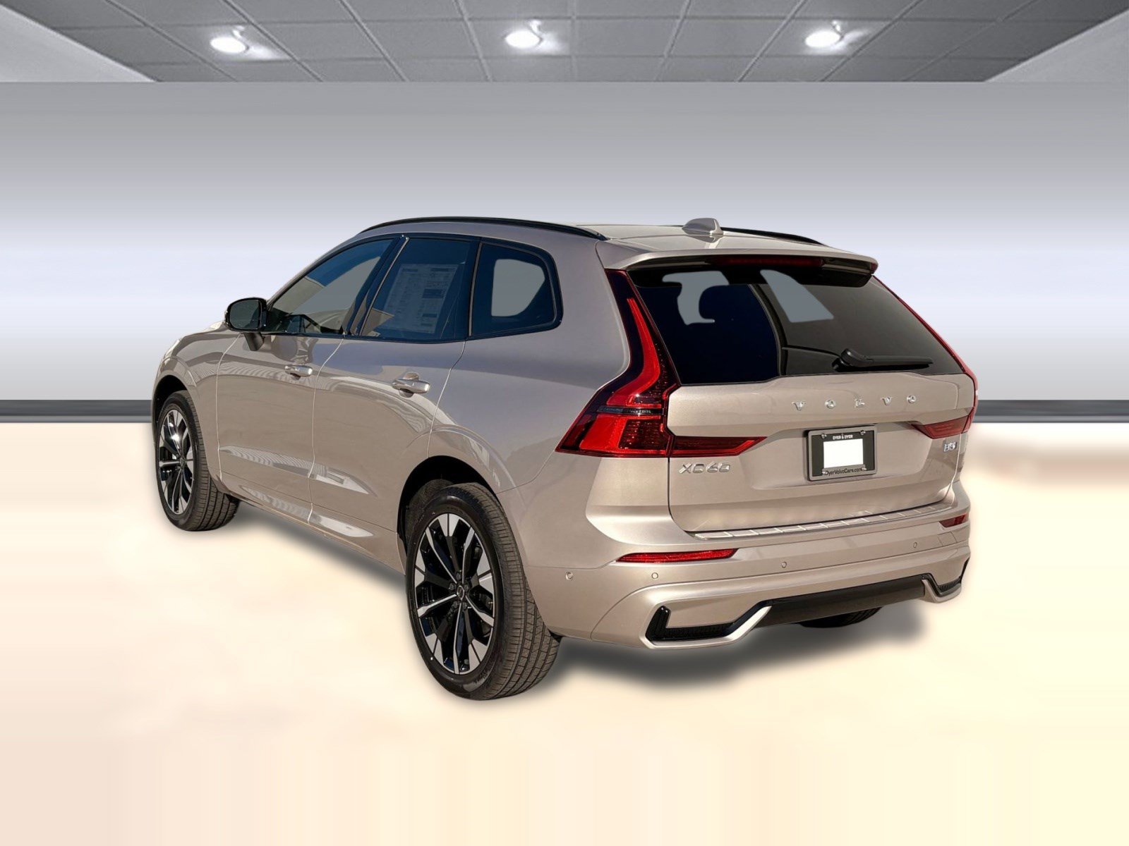 Used 2026 Volvo XC60 B5 Plus w/ Protection Package Premier AWD/4WD image 3