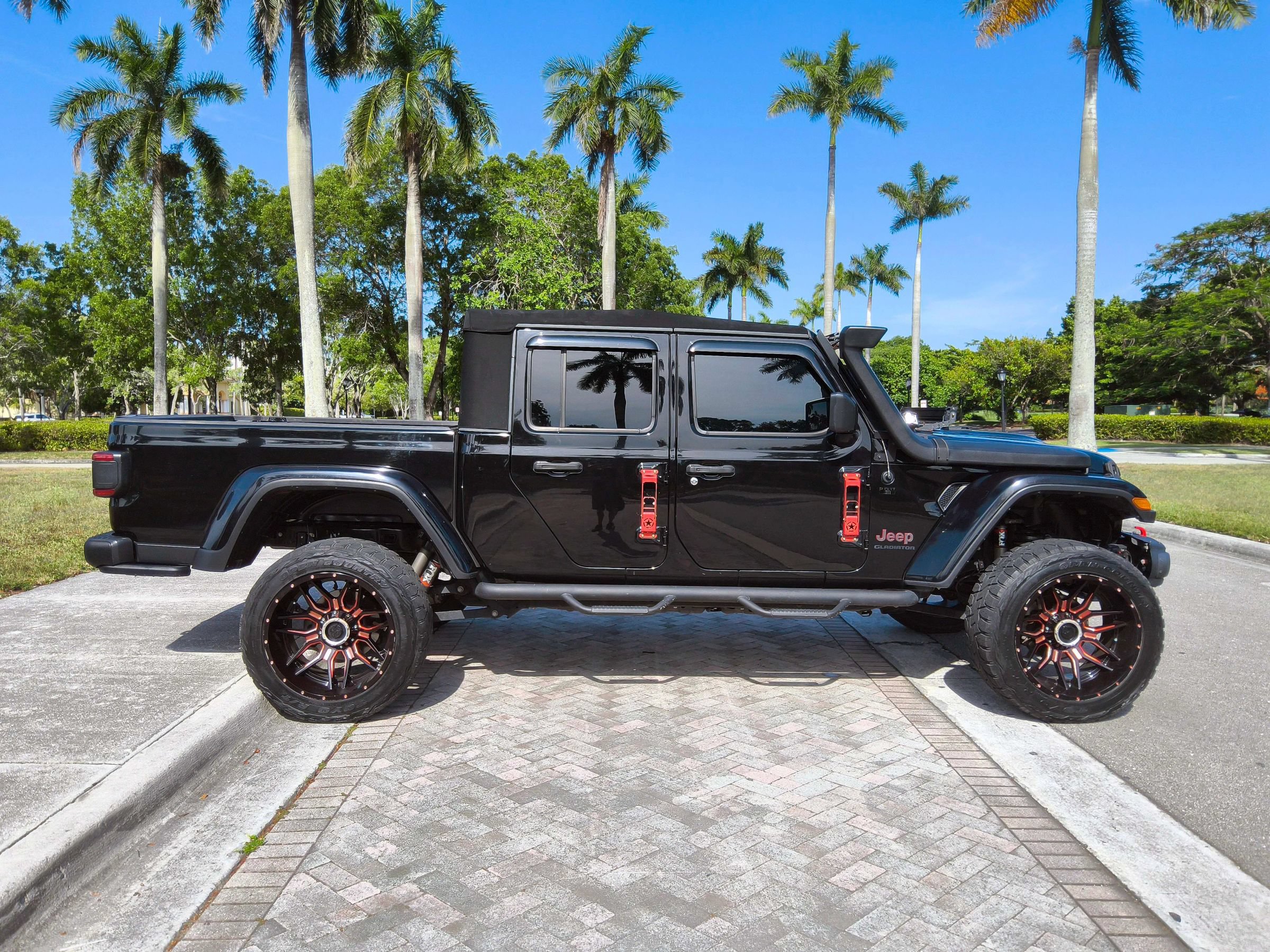 Used 2020 Jeep Gladiator Rubicon AWD/4WD image 10