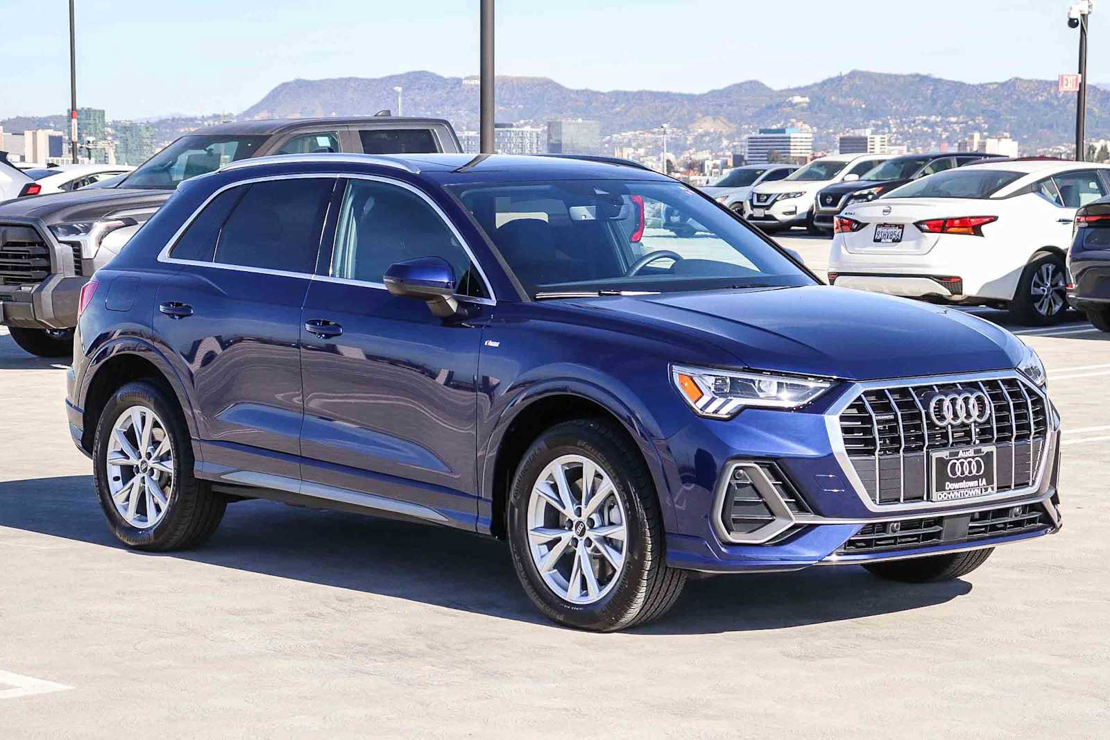 Used 2025 Audi Q3 2.0T Premium w/ Convenience Package image 3