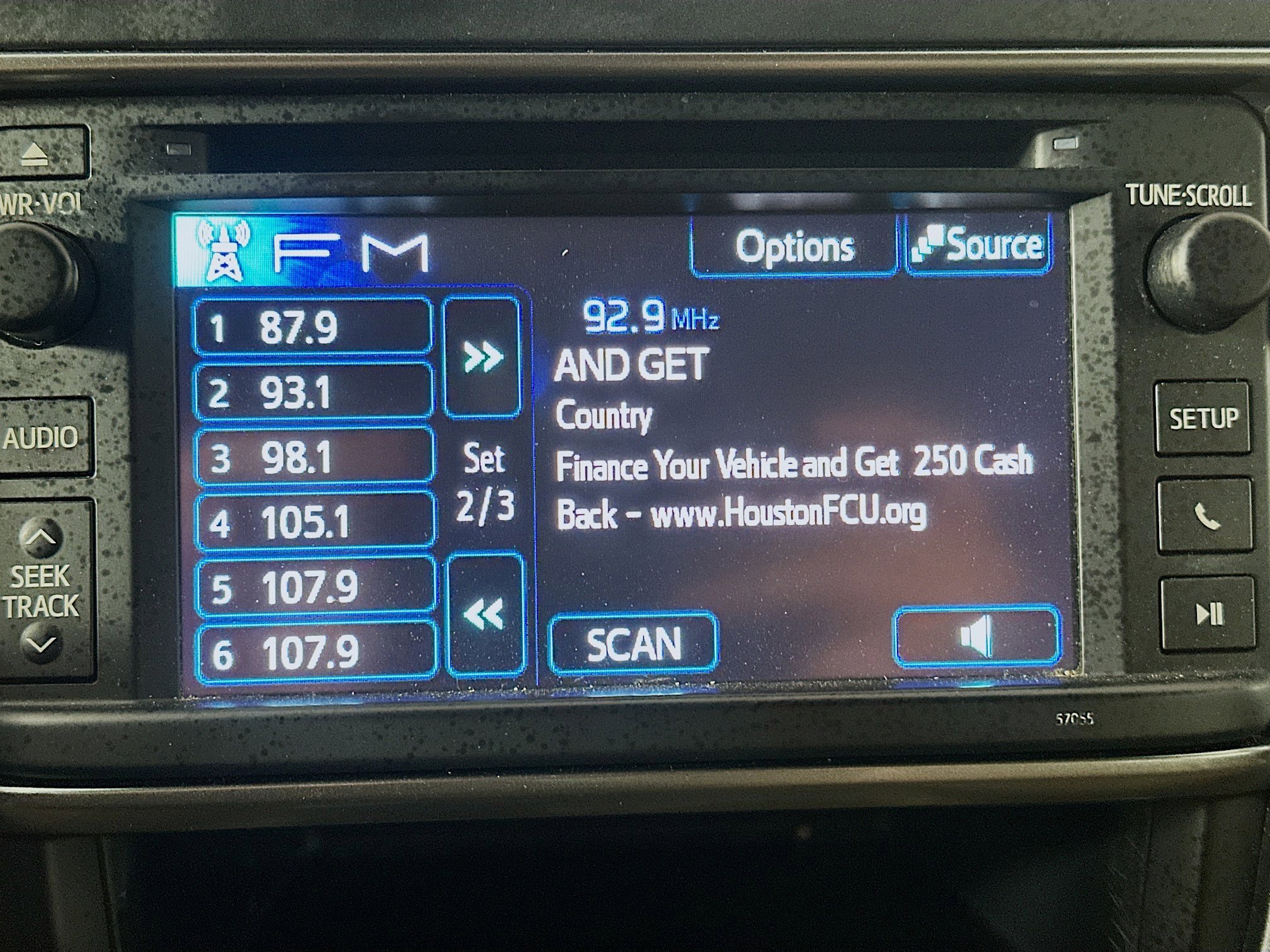 Used 2013 Toyota Highlander SE image 19