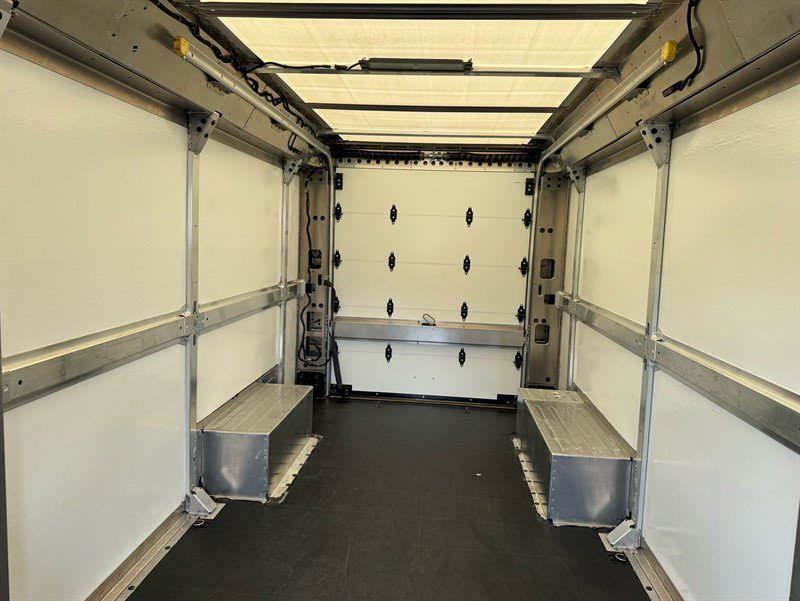 Used 2024 Chevrolet Brightdrop 600 w/ Commercial Equipment Package AWD/4WD image 22