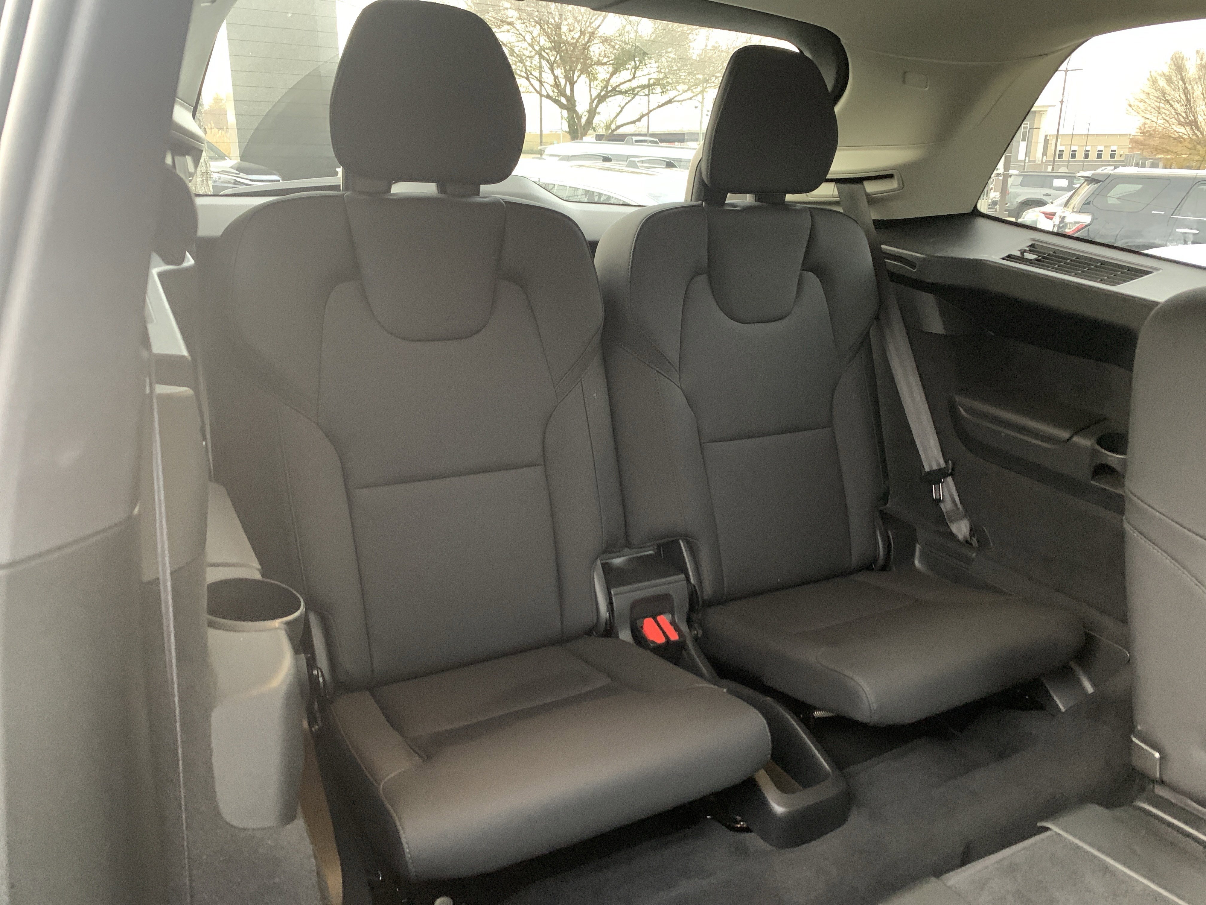 Used 2025 Volvo XC90 B5 Plus image 33