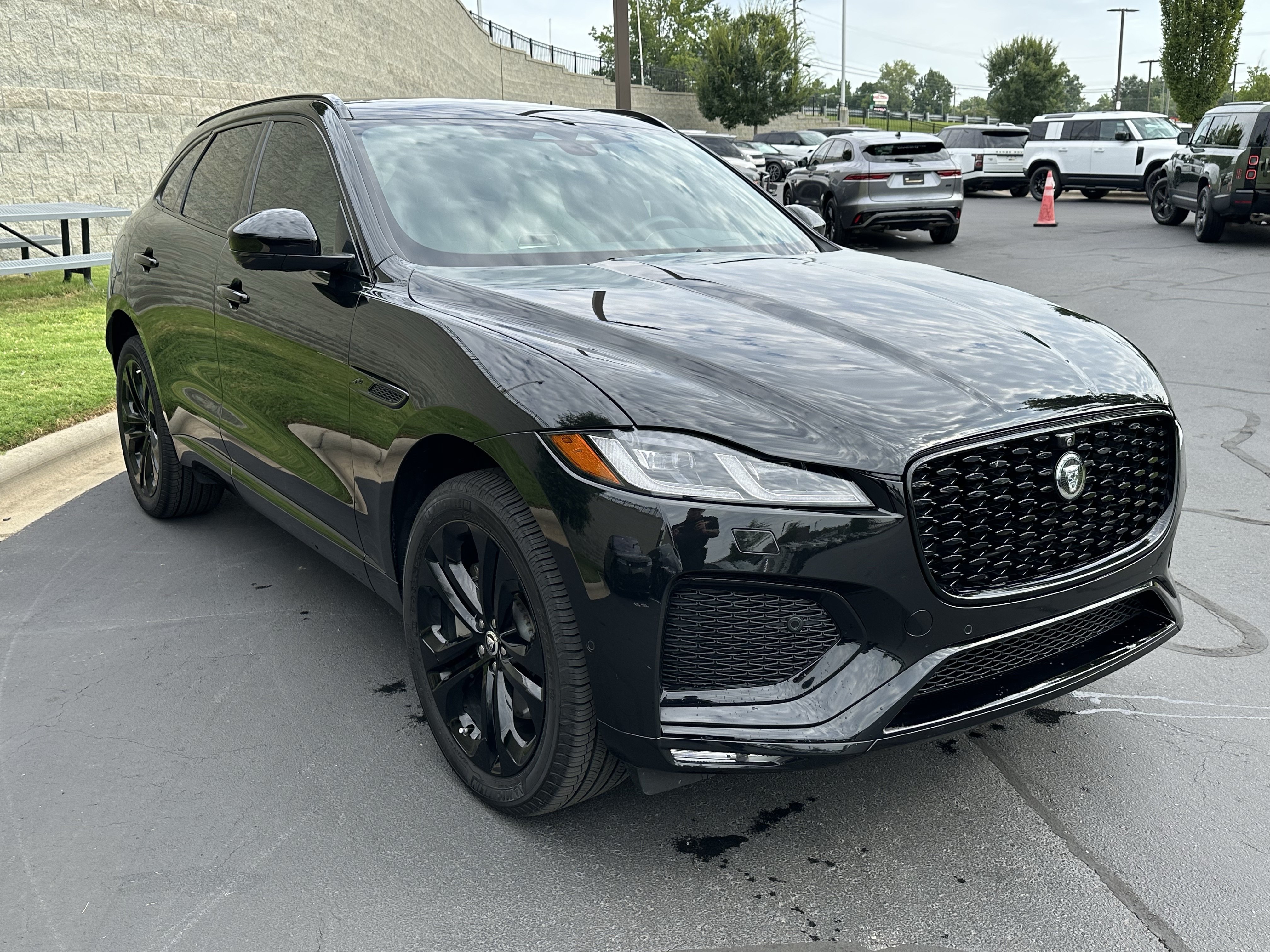 Used 2026 Jaguar F-PACE R-Dynamic S AWD/4WD image 10