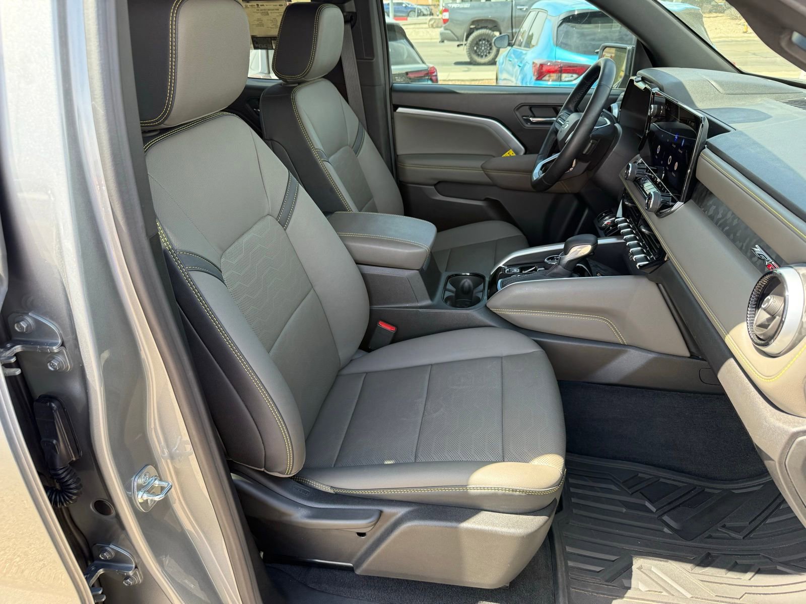 Used 2025 Chevrolet Colorado ZR2 image 35