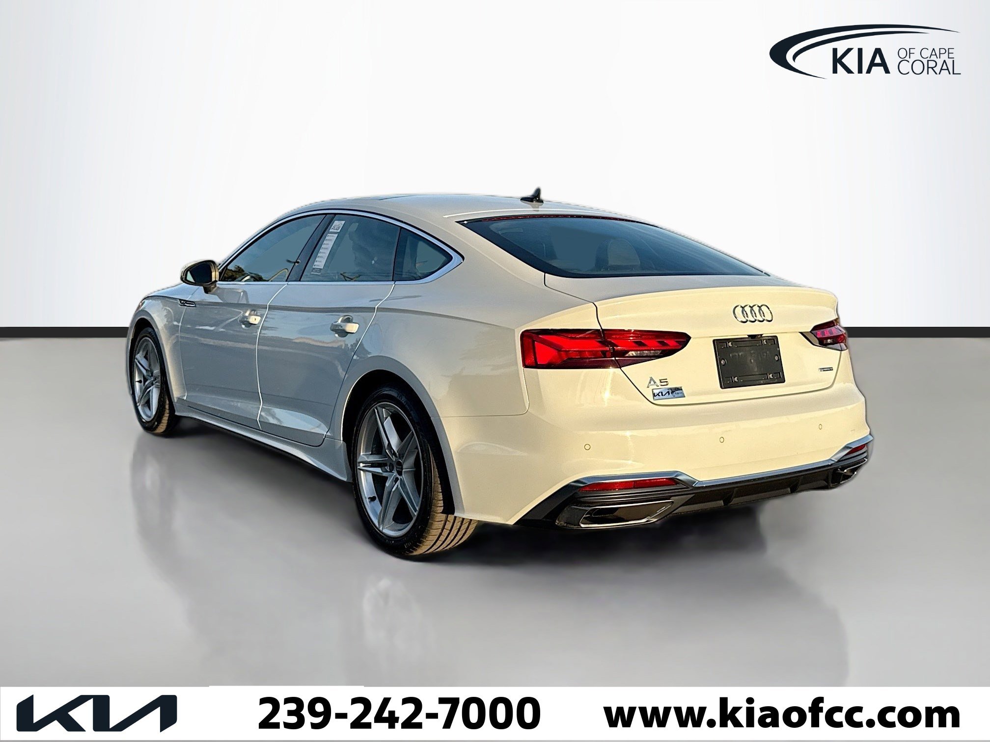 Used 2022 Audi A5 2.0T Premium image 3