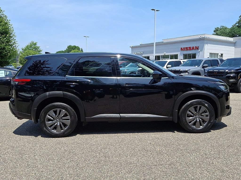 Certified 2024 Nissan Pathfinder S AWD/4WD image 9