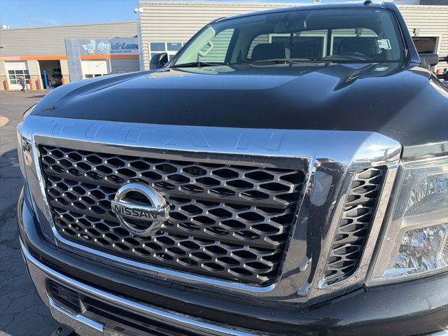 Used 2017 Nissan Titan SV image 27