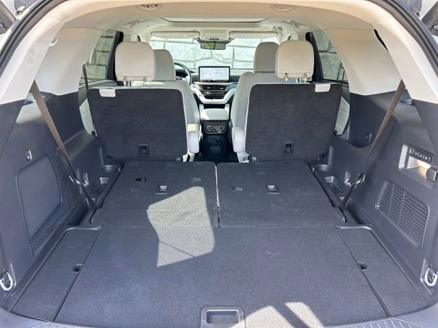Used 2025 Ford Explorer Platinum w/ LUX Leather Package AWD/4WD image 11