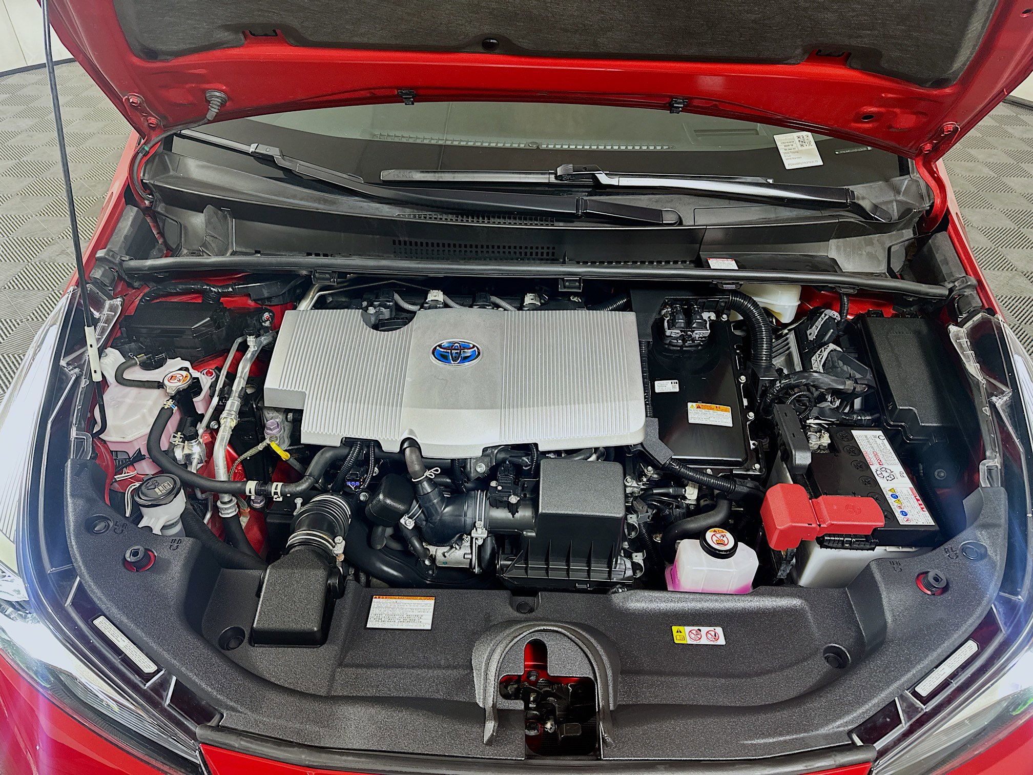 Used 2022 Toyota Prius XLE w/ Advanced Technology Package image 33