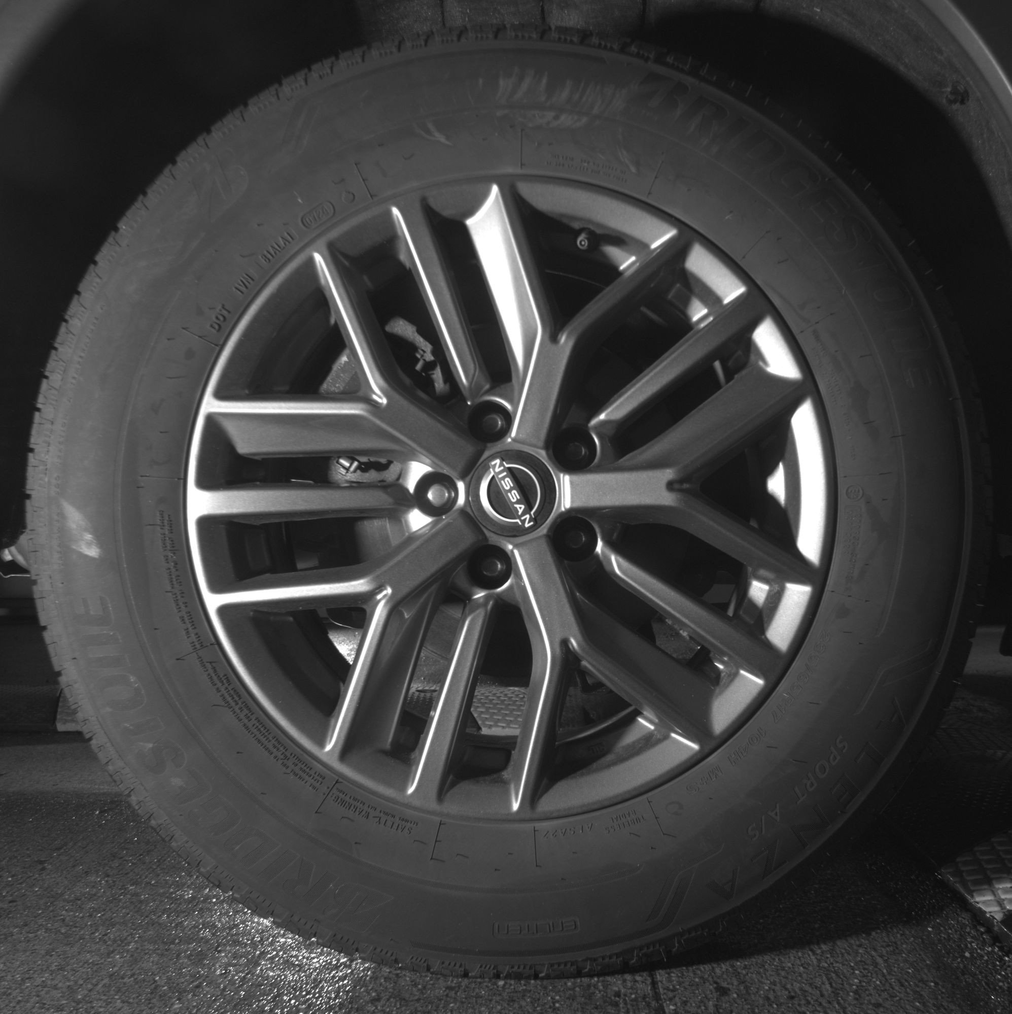 Used 2024 Nissan Rogue S FWD image 15