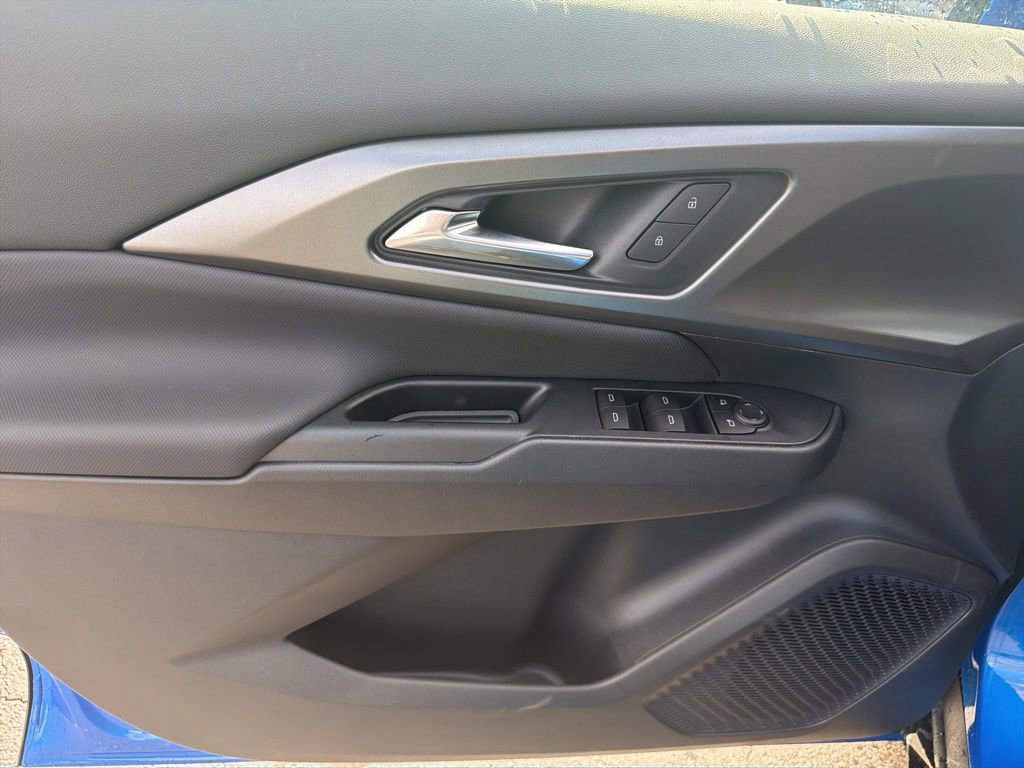 New 2026 Chevrolet Equinox EV LT image 15