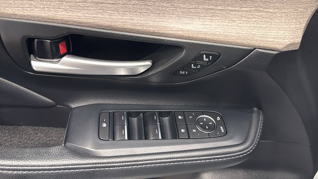 Used 2024 Toyota Grand Highlander AWD image 22