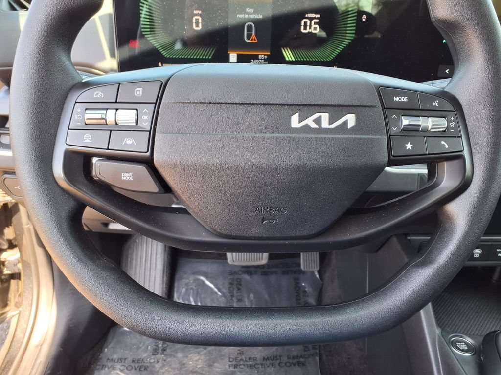 Used 2025 Kia K4 FWD image 16