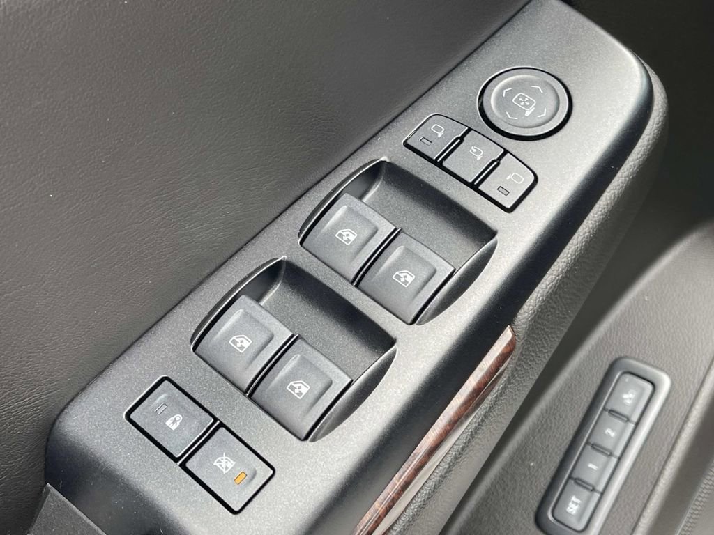 Used 2018 GMC Yukon SLT AWD/4WD image 29