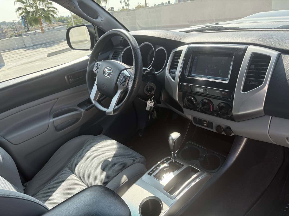 Used 2014 Toyota Tacoma PreRunner image 23