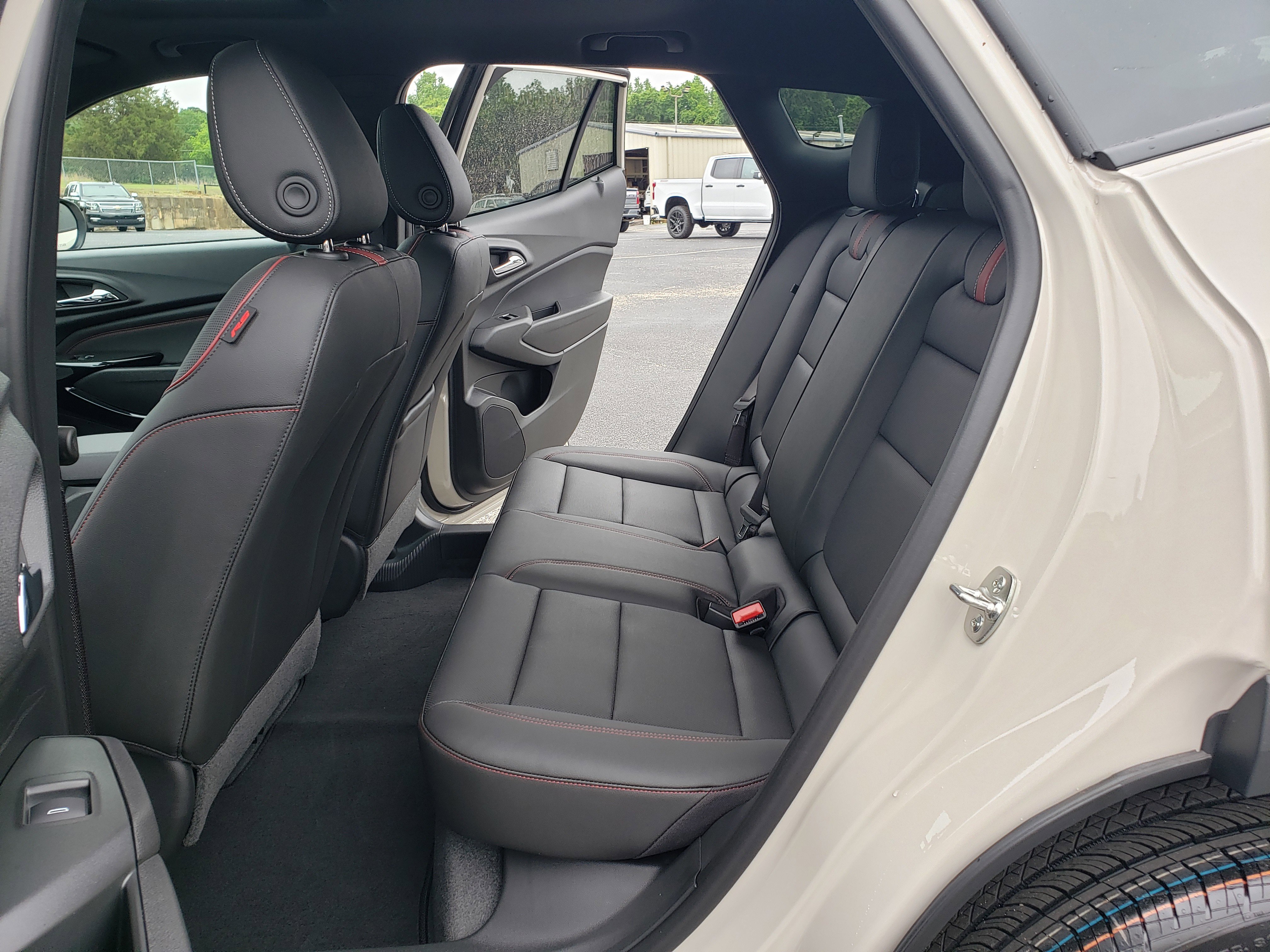 New 2026 Chevrolet Trax RS FWD image 33
