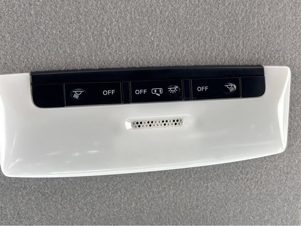 Used 2023 Nissan Kicks SV FWD image 24