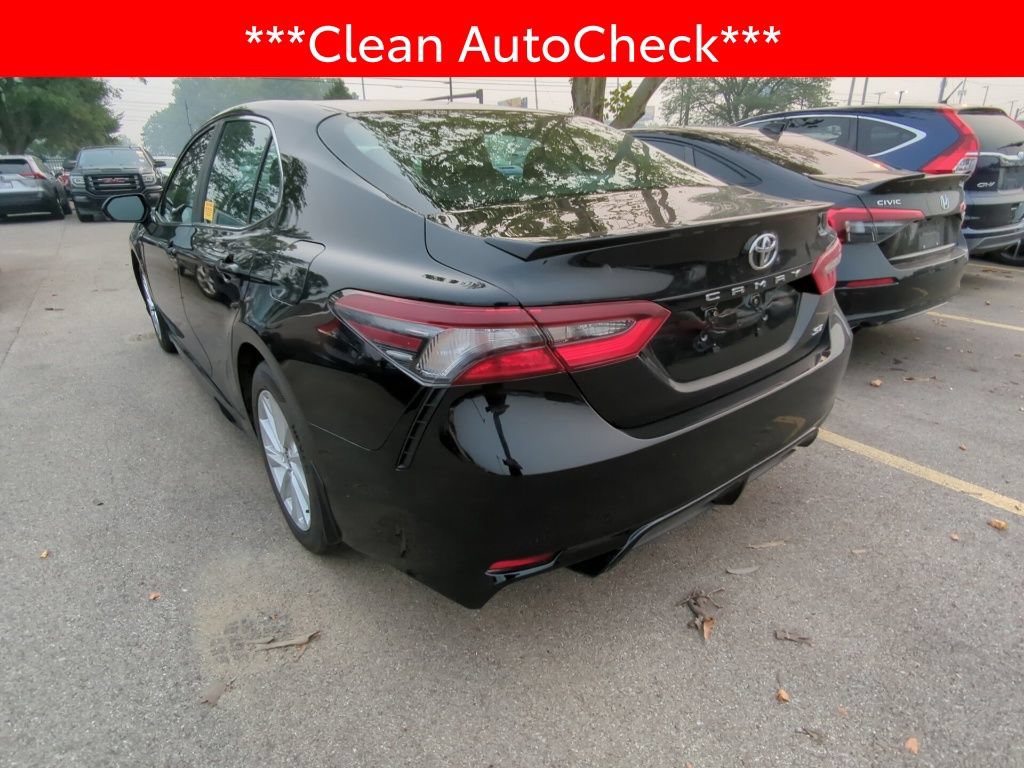 Used 2024 Toyota Camry SE FWD image 4