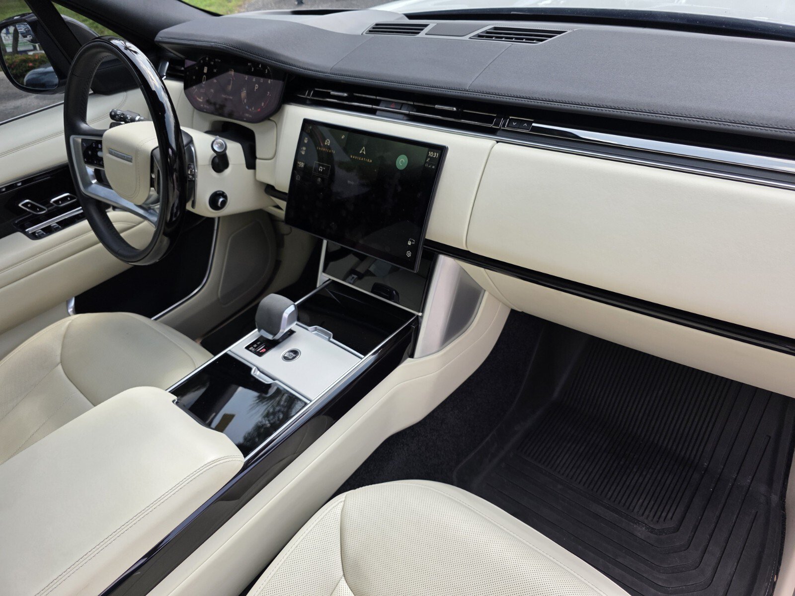 Certified 2024 Land Rover Range Rover SE AWD/4WD image 27