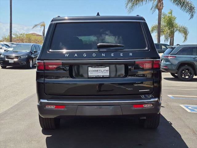 Certified 2022 Jeep Wagoneer Series III w/ Flexible Seating Group RWD image 6