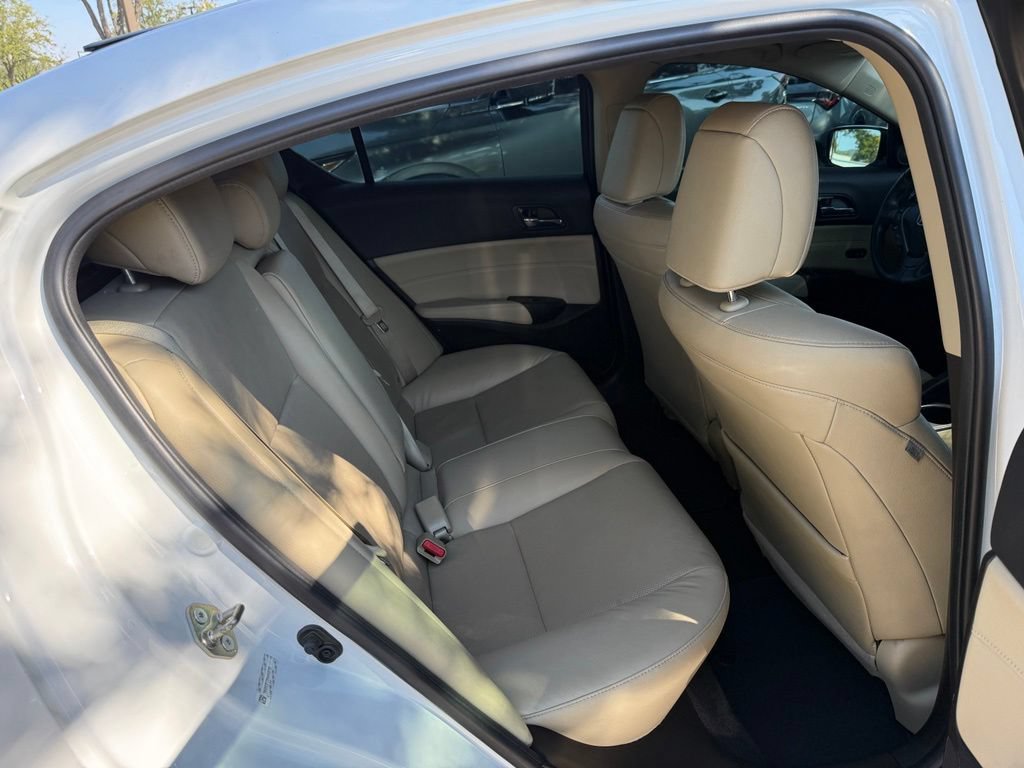Used 2017 Acura ILX FWD image 16