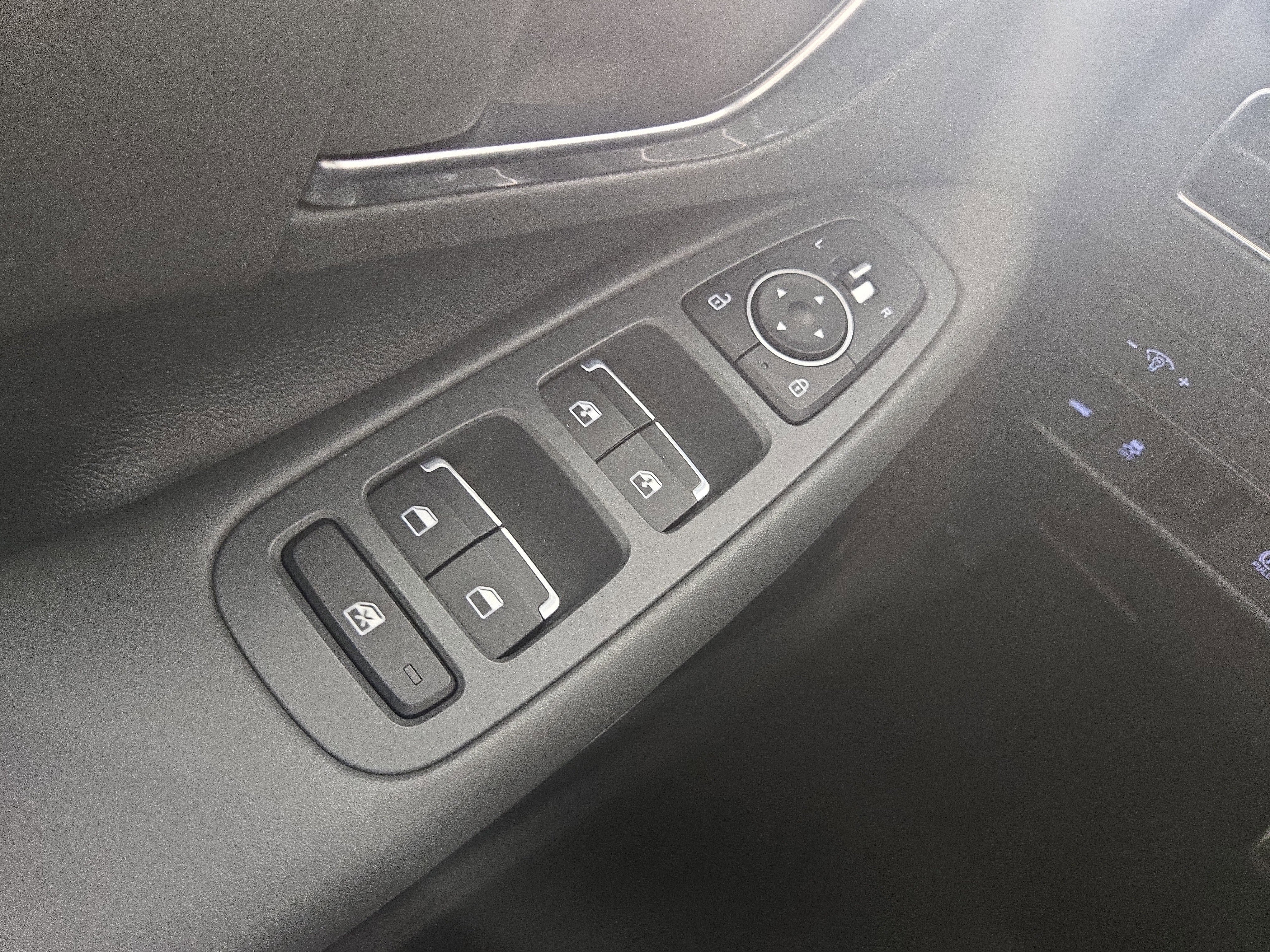 Used 2023 Hyundai Sonata SEL Plus image 31