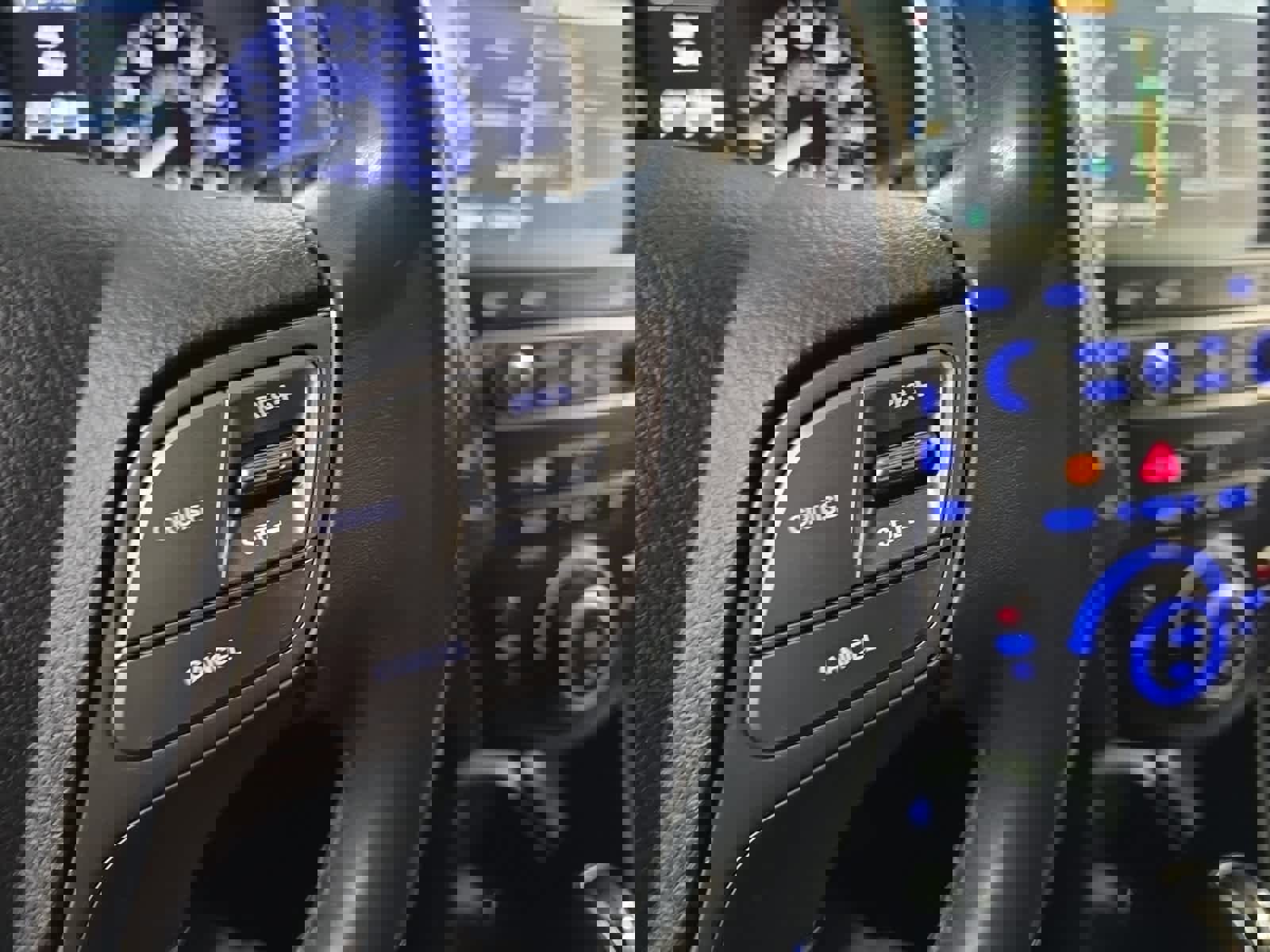 Used 2018 Hyundai Santa Fe SE image 26