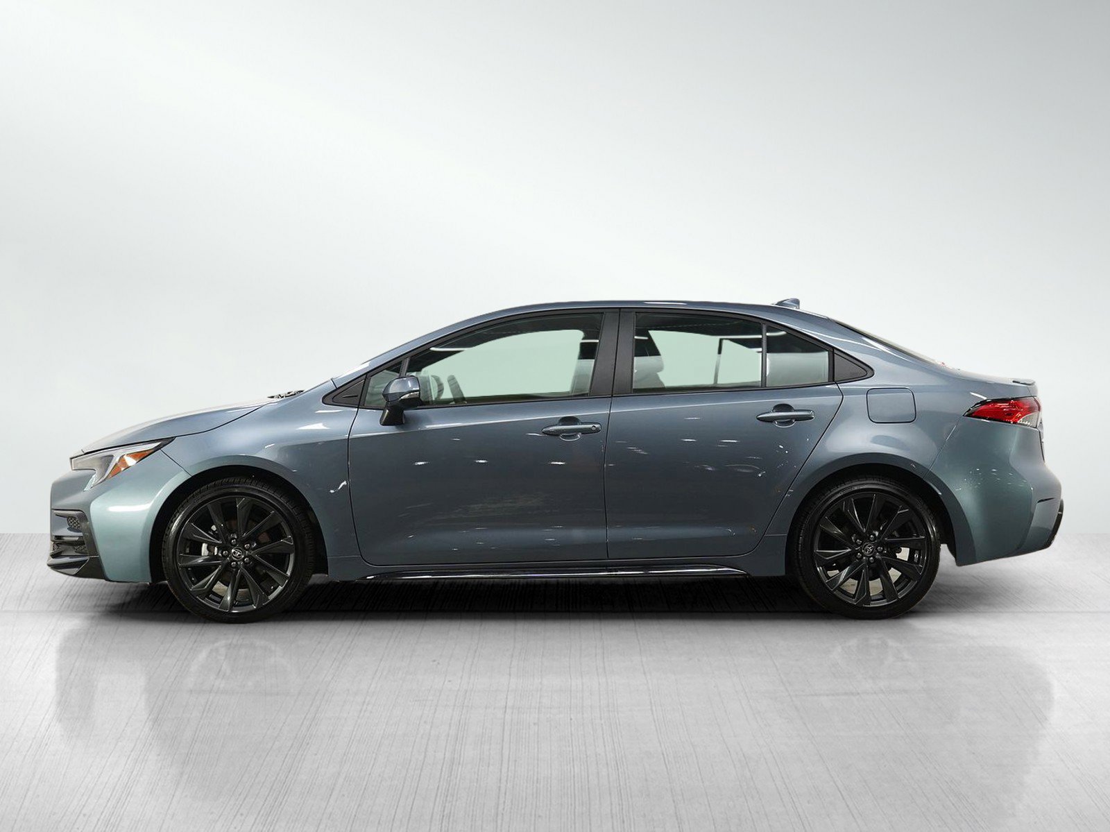 Used 2026 Toyota Corolla SE w/ SE Package FWD image 2