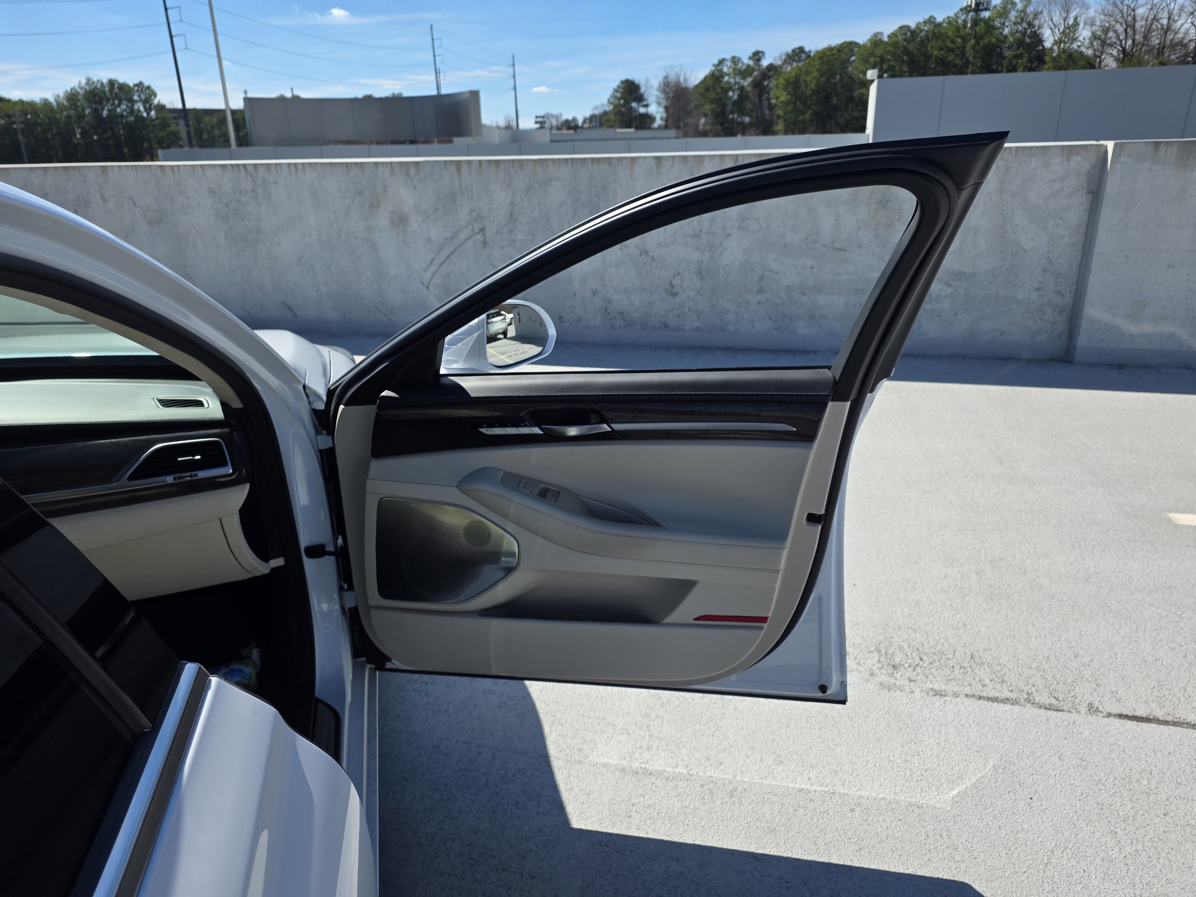 Used 2018 Genesis G90 5.0 Ultimate image 28