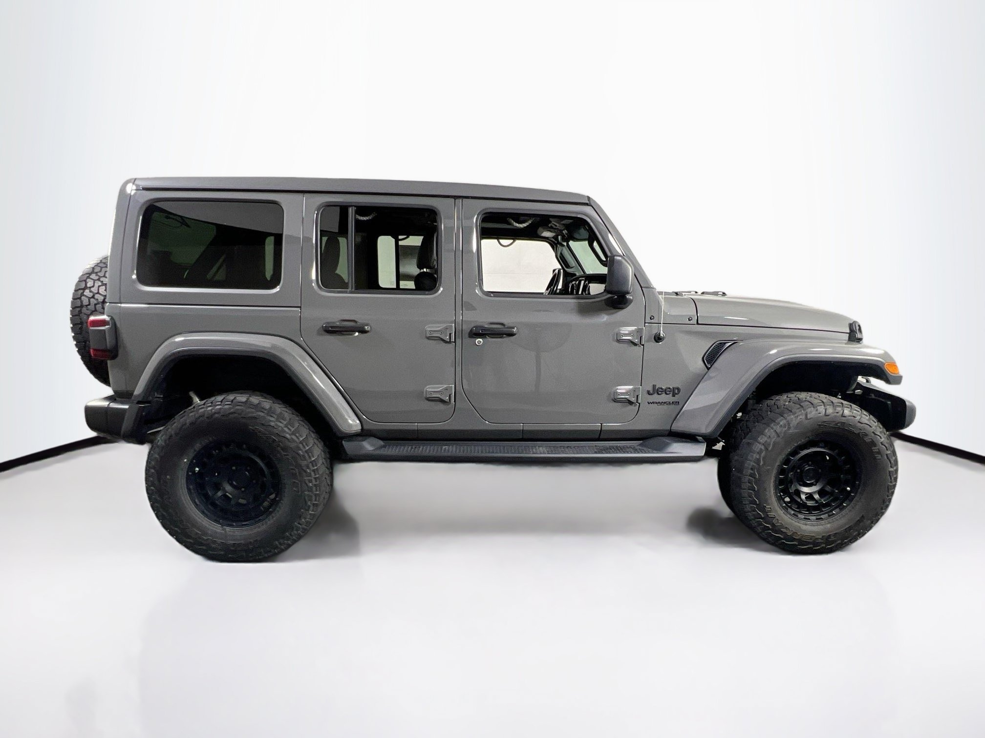 Used 2020 Jeep Wrangler Unlimited Sahara AWD/4WD image 4