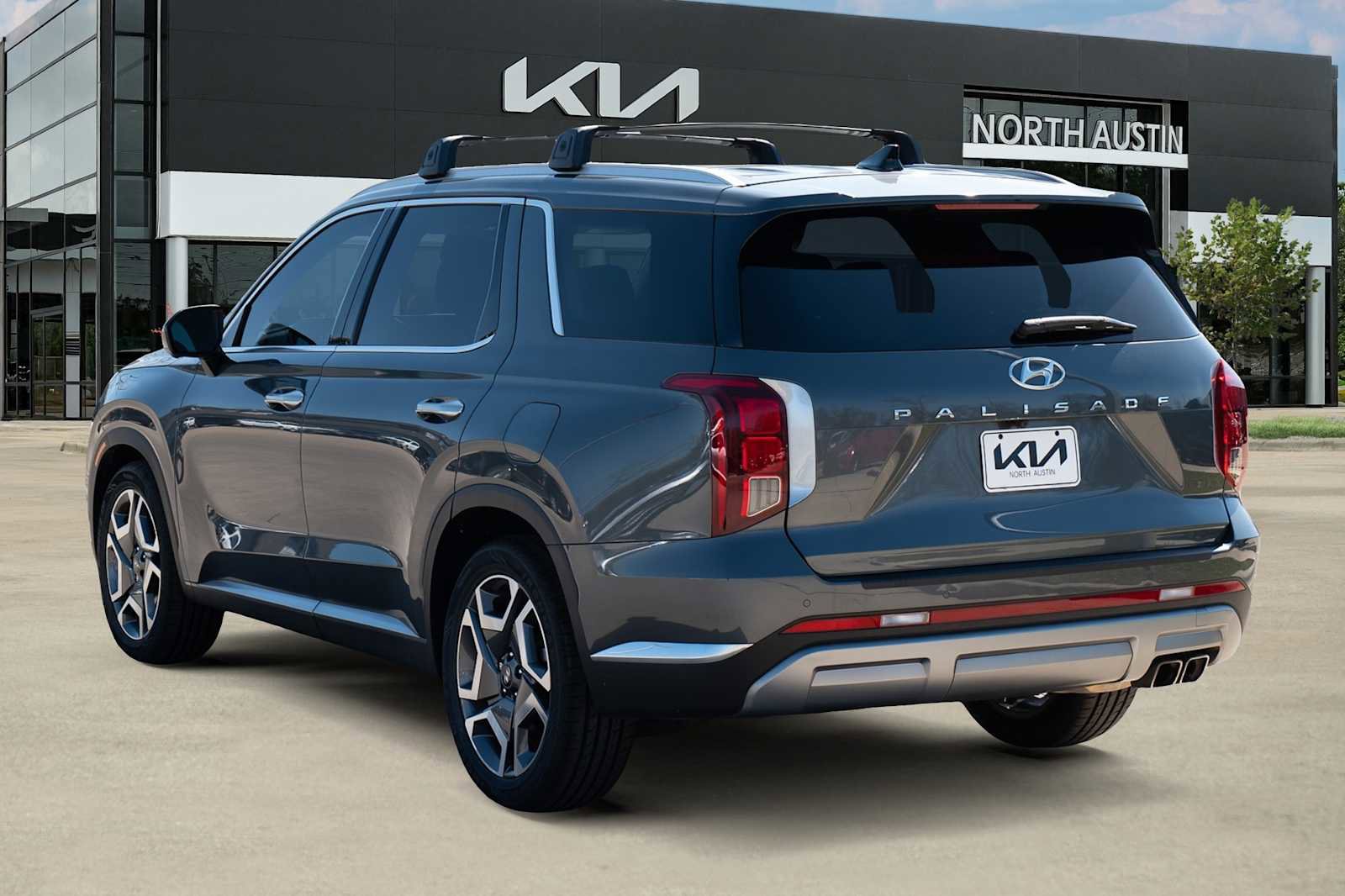 Used 2023 Hyundai Palisade Limited image 5