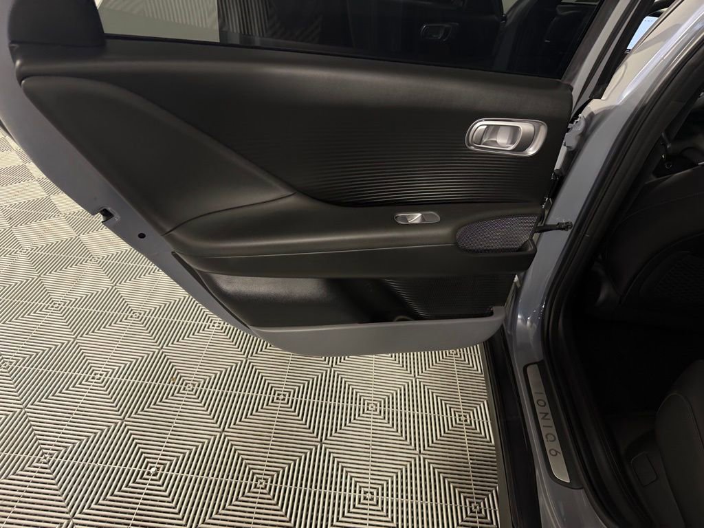 Used 2024 Hyundai Ioniq 6 Limited image 28