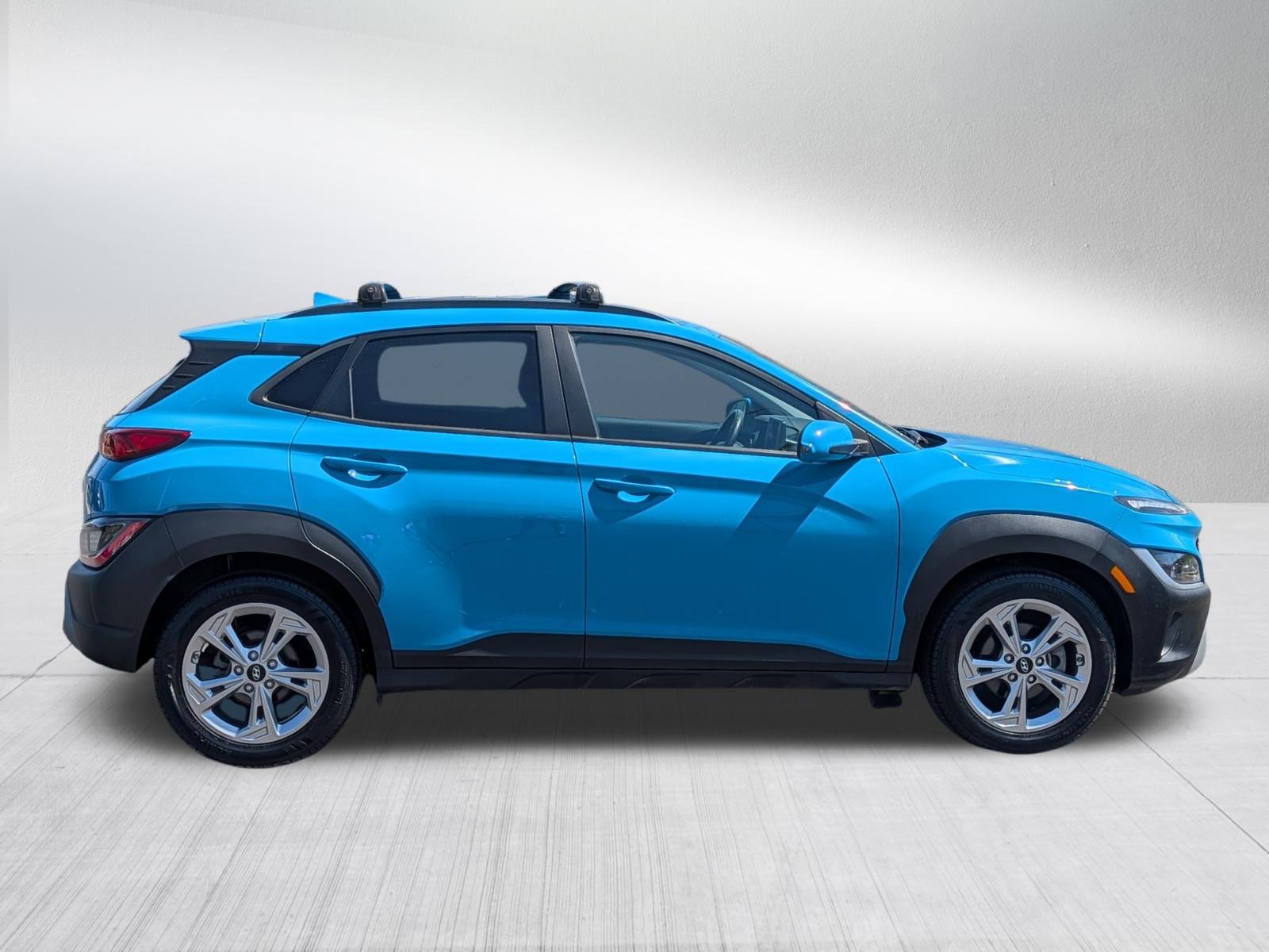 Used 2022 Hyundai Kona SEL w/ Convenience Package FWD image 9