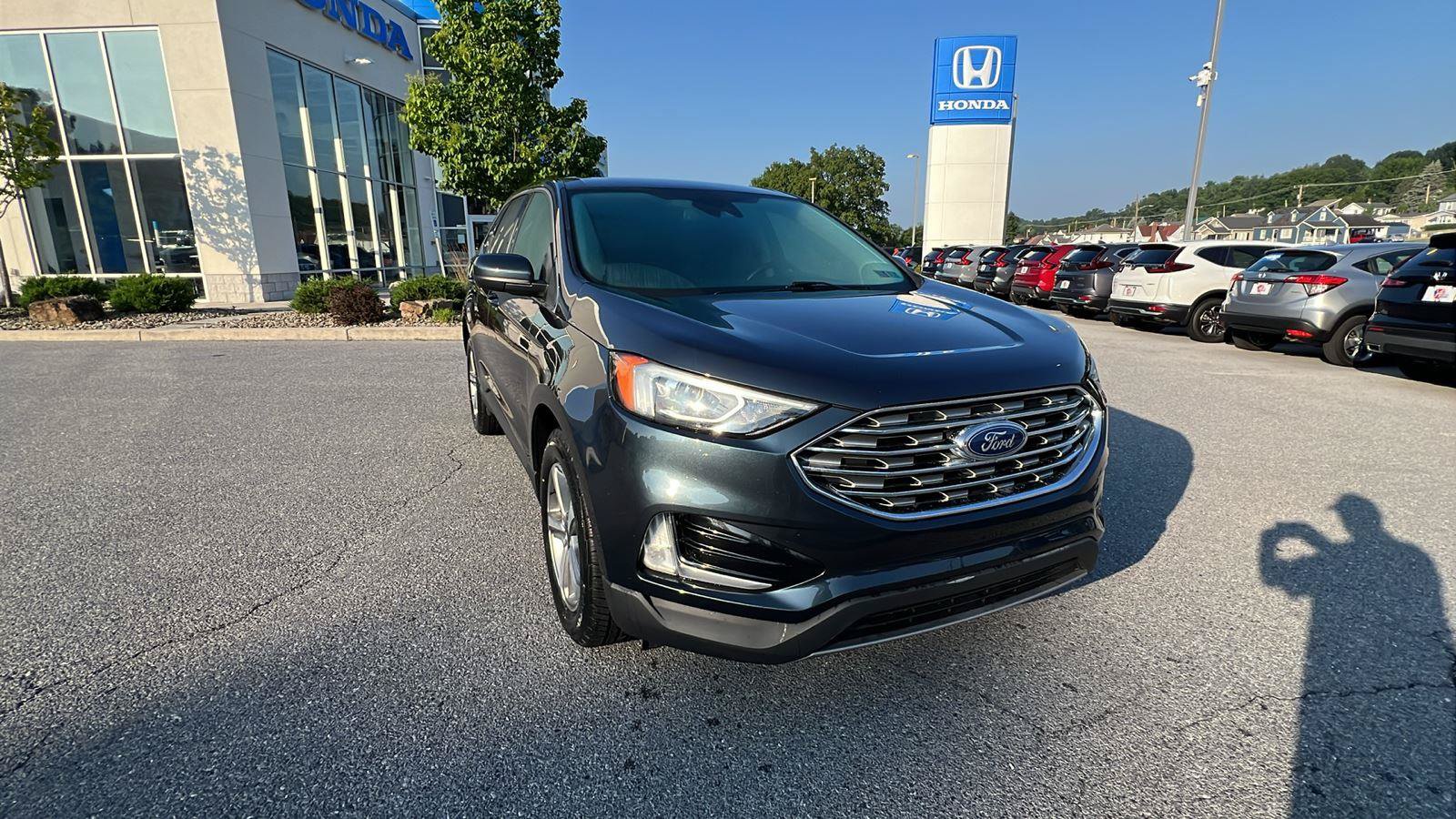 Used 2022 Ford Edge SEL w/ Convenience Package AWD/4WD image 2