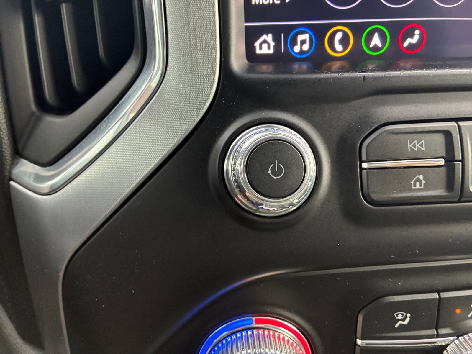 Used 2020 GMC Sierra 1500 SLT image 16