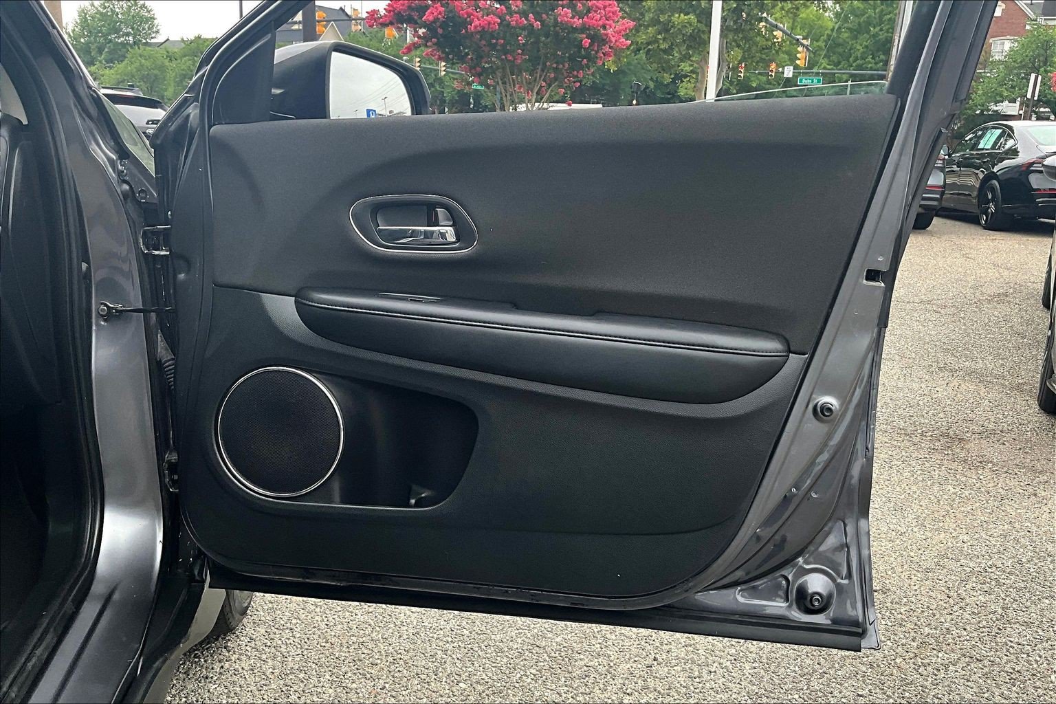 Used 2022 Honda HR-V EX image 19