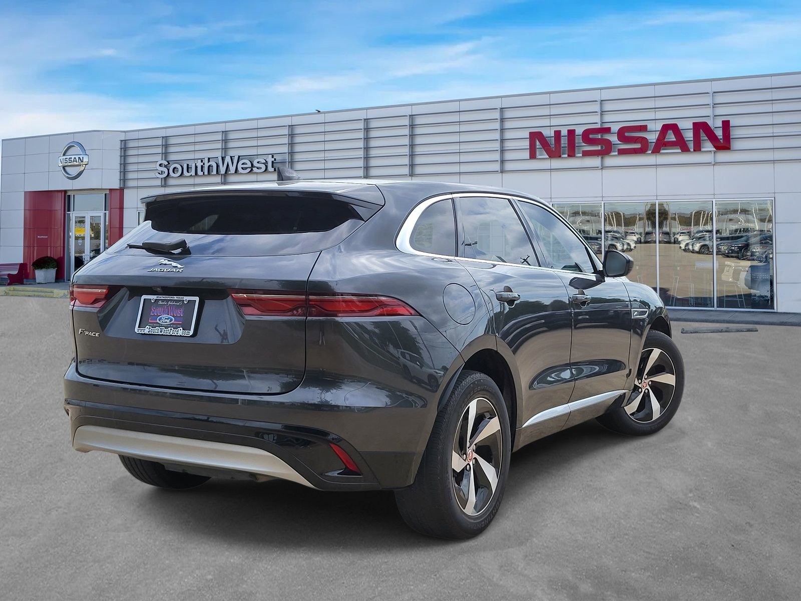 Used 2023 Jaguar F-PACE S AWD/4WD image 4